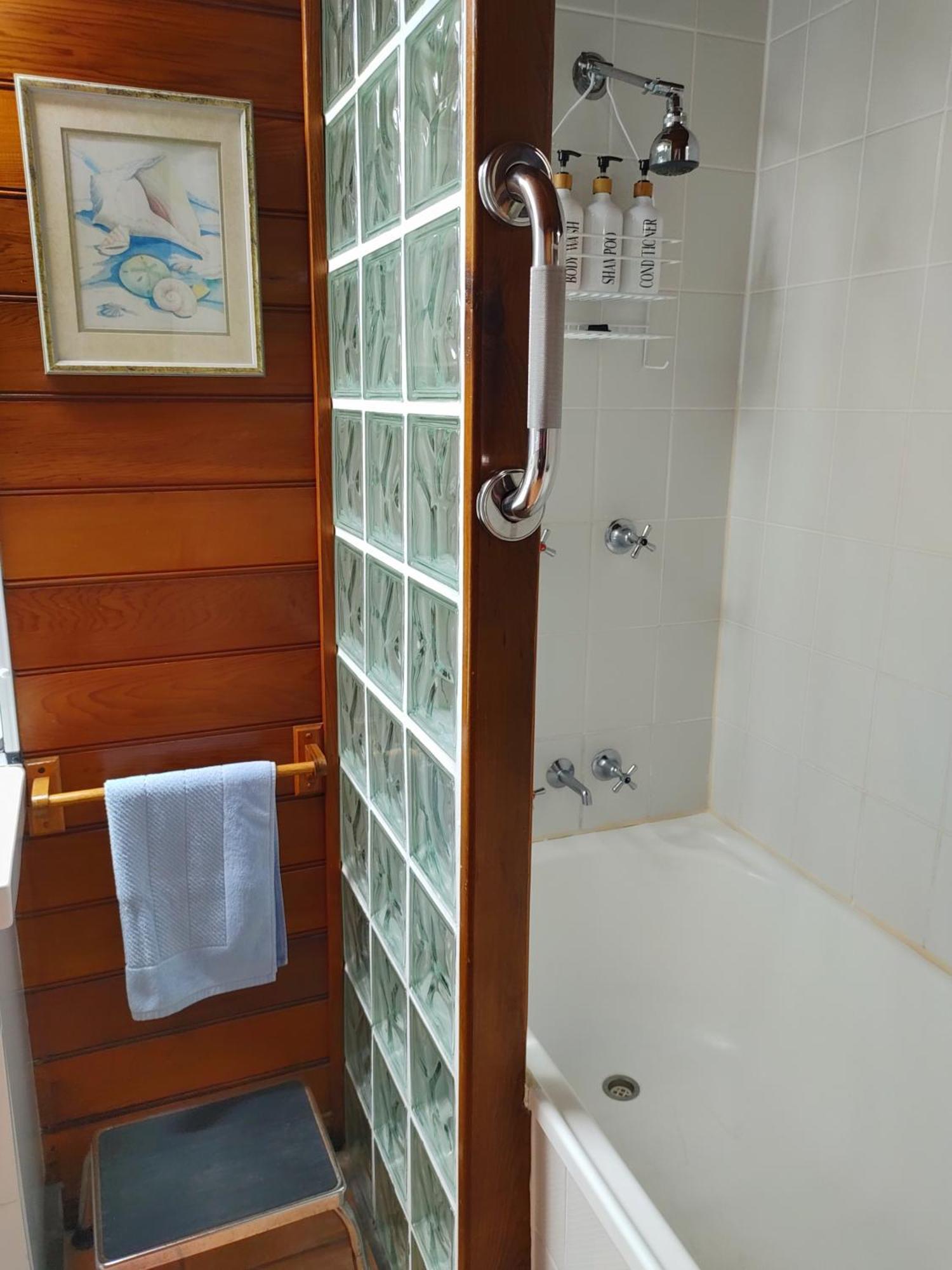 Beachside Cottage - A Private Peaceful Hidden Gem 50M To Beach Nelly Bay Ngoại thất bức ảnh